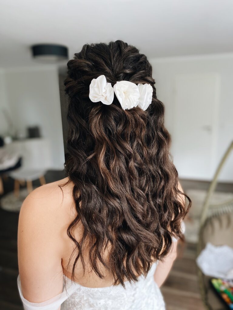 naturlocken brautfrisur locken halboffen hochzeit berlin